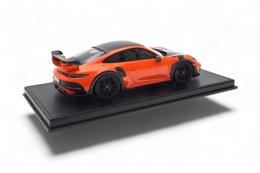 Porsche 911 (992) TECHART GTstreet R Oranje - Limited Edition 9 van 20 stuks - TECHART 1:18