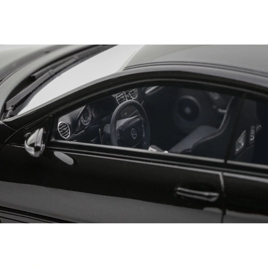 Mercedes-Benz C209 CLK DTM AMG COUPE NOIR OBSIDIEN MÉTALLISÉ 2004 OTTOmobile 1:18