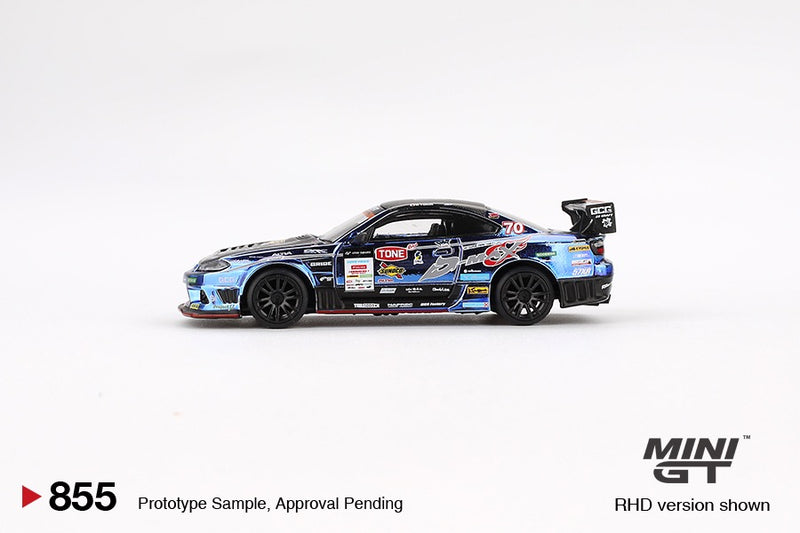 Laad de afbeelding in de Gallery-viewer, NISSAN SILVIA S15 D-MAX #70 D-MAX RACING 2023 D1 GRAND PRIX (BLISTER) MINI GT 1:64
