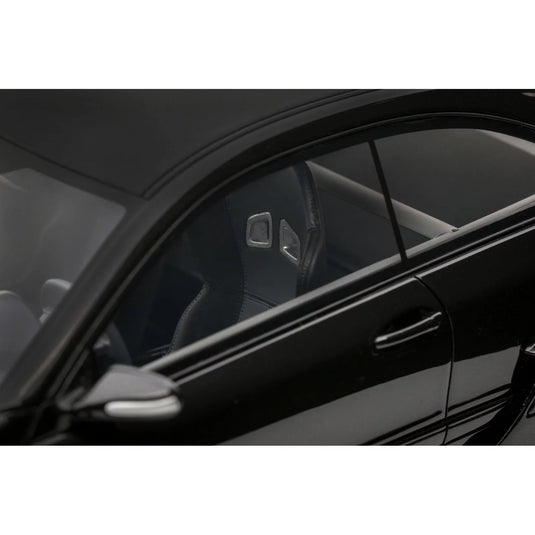 Mercedes-Benz C209 CLK DTM AMG COUPE NOIR OBSIDIEN MÉTALLISÉ 2004 OTTOmobile 1:18