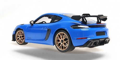 Chargez l'image dans la visionneuse de la galerie, Porsche CAYMAN GT4 RS 2024 BLEU MÉTALLIQUE / JANTES DORÉES AVEC PACK WEISSACH MINICHAMPS 1:18
