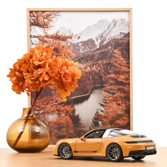 PORSCHE 911 TARGA 4 GTS 2025 JAUNE NOREV 1:18