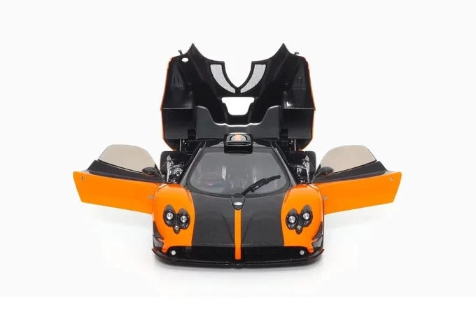 Laad de afbeelding in de Gallery-viewer, Pagani ZONDA Cinque Coupe ORANJE Arancio St. Tropez (BEPERKTE EDITIE 1007/1008 stuks) ALMOST REAL 1:18
