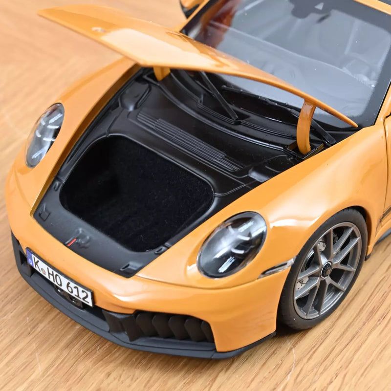 Chargez l'image dans la visionneuse de la galerie, PORSCHE 911 TARGA 4 GTS 2025 JAUNE NOREV 1:18
