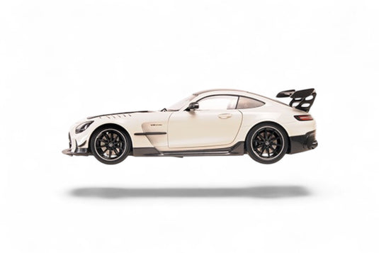 Mercedes AMG GT BLACK SERIES 2021 BLANC / JANTES NOIRES MINICHAMPS 1:18