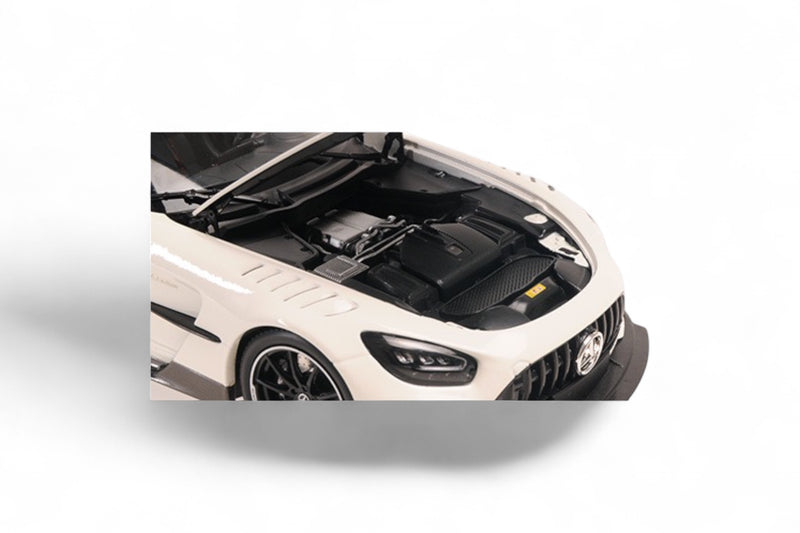 Chargez l'image dans la visionneuse de la galerie, Mercedes AMG GT BLACK SERIES 2021 BLANC / JANTES NOIRES MINICHAMPS 1:18
