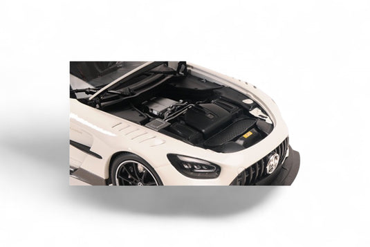 Mercedes AMG GT BLACK SERIES 2021 BLANC / JANTES NOIRES MINICHAMPS 1:18