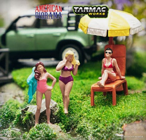 Beach Girls Figures TARMAC WORKS 1:64
