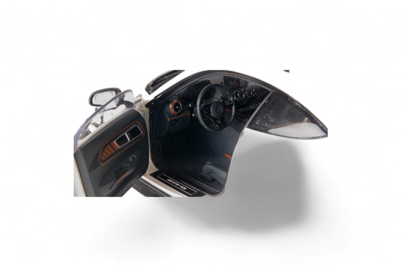 Chargez l'image dans la visionneuse de la galerie, Mercedes AMG GT BLACK SERIES 2021 BLANC / JANTES NOIRES MINICHAMPS 1:18
