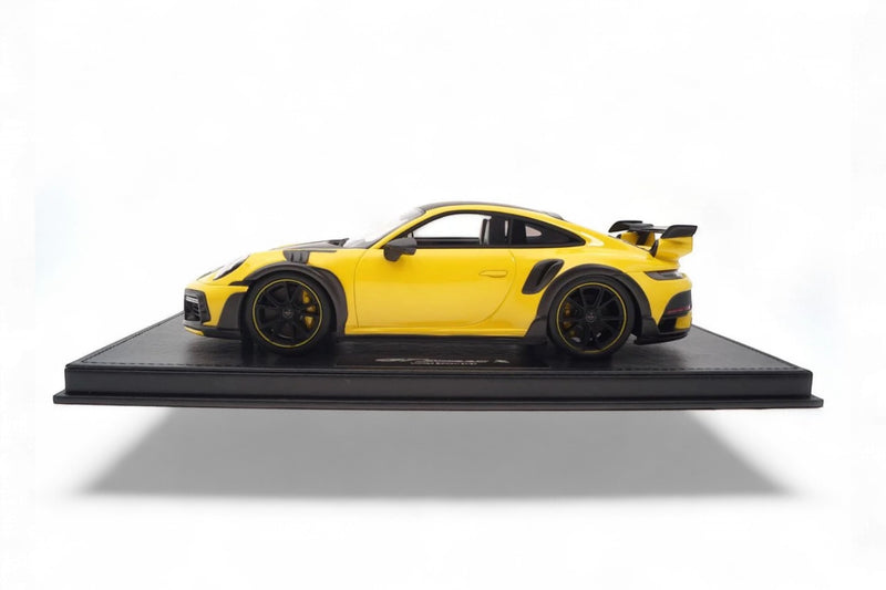 Laad de afbeelding in de Gallery-viewer, Porsche 911 (992) TECHART GTstreet R Geel - Limited Edition 59 van 87 stuks - TECHART 1:18
