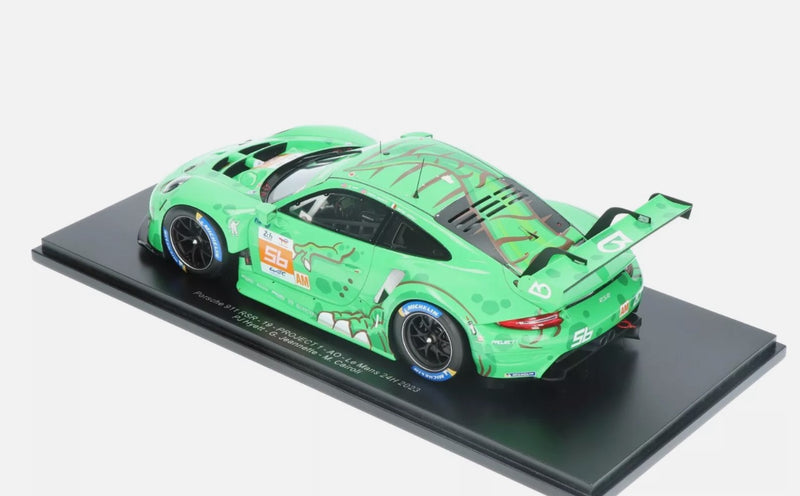 Laad de afbeelding in de Gallery-viewer, Porsche 911 RSR - 19 No.56 PROJECT 1 - AO Le Mans 24H 2023 PJ Hyett - G. Jeannette - M. Cairoli met case &amp; base SPARK 1:18
