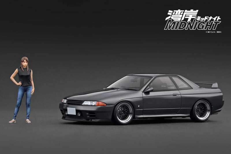 Laad de afbeelding in de Gallery-viewer, Nissan Skyline GT-R (R32) *MIDNIGHT Reina&#39;s R* met Ms. Reina Akikawa figuur Grijs IGNITION MODEL 1:18
