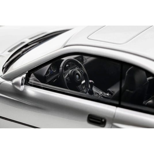 Bmw REYN SNELHEIDSWERKPLAATS 858 CSL ontworpen door JONSIBAL CHROOMSCHADUW METAALGLANS 2024 OTTOmobile 1:18