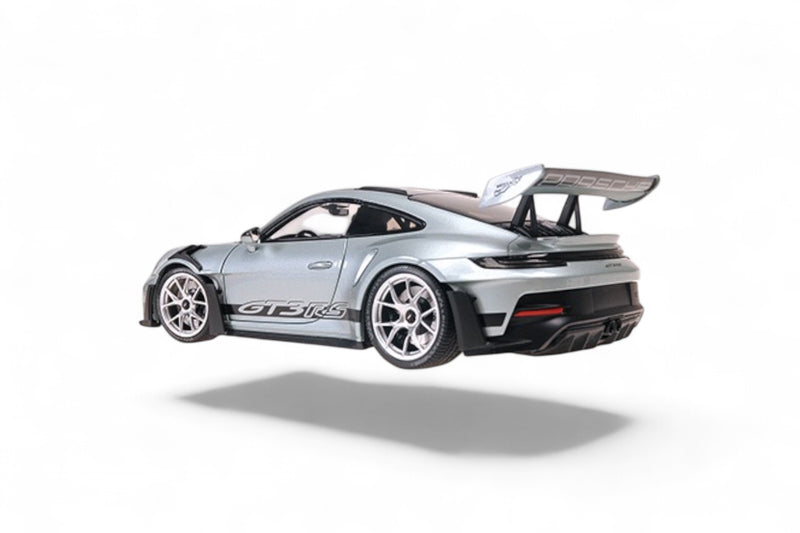 Load image into Gallery viewer, Porsche 911 (992) GT3RS 2023 SILVER MINICHAMPS 1:18
