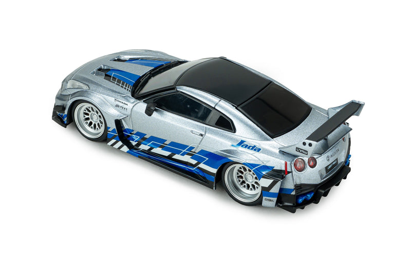 Laad de afbeelding in de Gallery-viewer, NISSAN GT-R (R35) LIBERTY WALK SILHOUETTE 2020 ZILVER EN BLAUWE STREPEN SOLIDO 1:43
