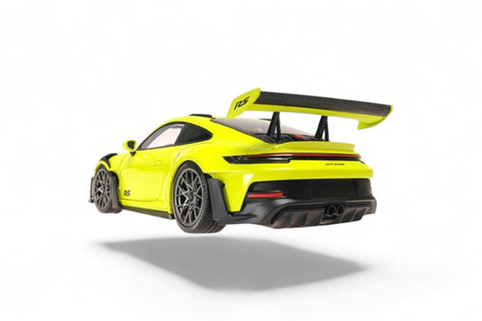 Porsche 911 (992) GT3RS 2023 GROEN / ZWARTE VELGEN MINICHAMPS 1:18