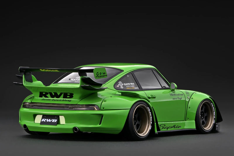 Chargez l'image dans la visionneuse de la galerie, PORSCHE RWB 993 VERT IGNITION MODEL 1:18
