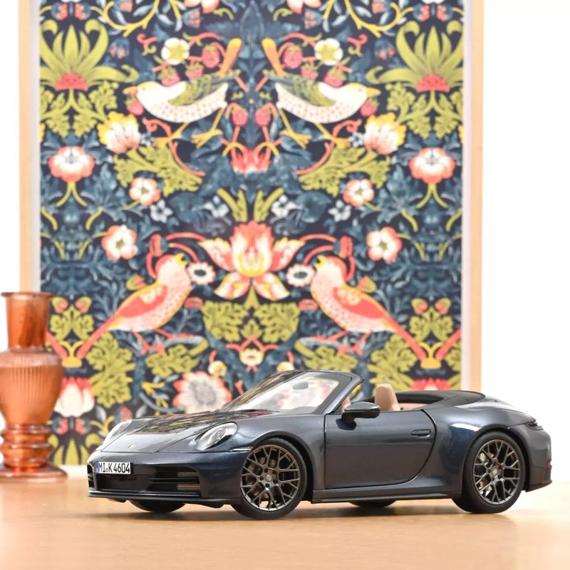 Chargez l'image dans la visionneuse de la galerie, PORSCHE 911 CARRERA CABRIOLET 2025 BLEU NOREV 1:18
