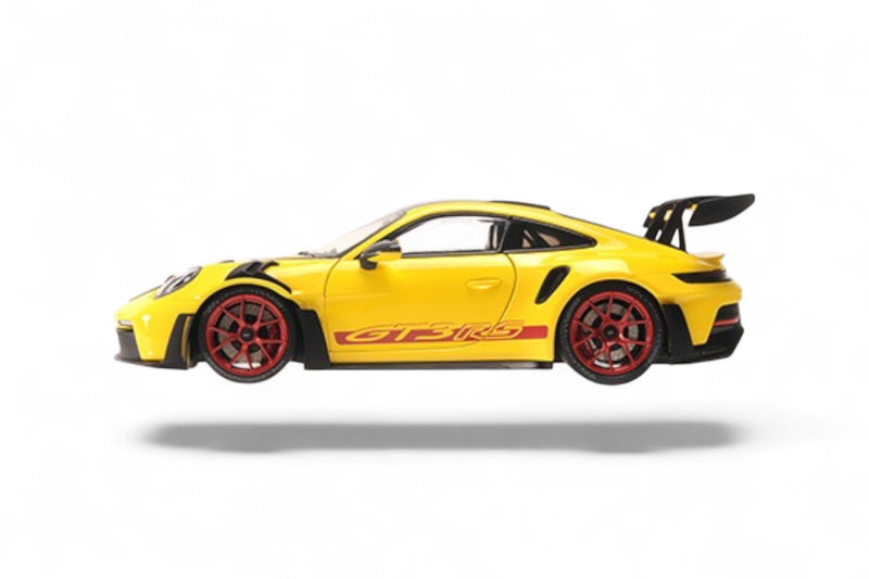 Chargez l'image dans la visionneuse de la galerie, Porsche 911 (992) GT3RS 2024 JAUNE AVEC PACK WEISSACH AVEC ROUES ROUGES Édition limitée 400 pcs MINICHAMPS 1:18
