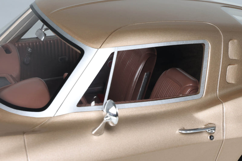 Chargez l'image dans la visionneuse de la galerie, CHEVROLET CORVETTE C2 TAN SADDLE 1963 GT SPIRIT 1:12
