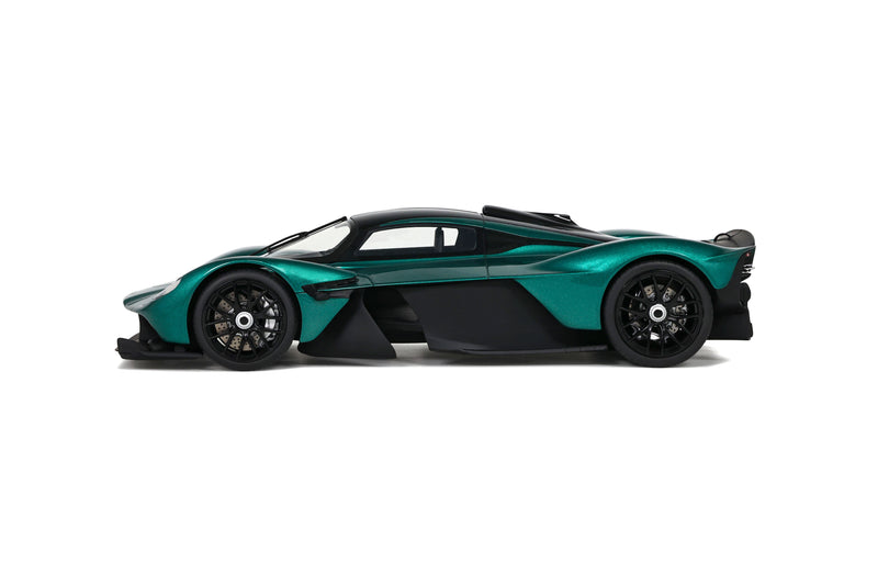 Load image into Gallery viewer, Aston Martin VALKYRIE 2021 GREEN GT SPIRIT 1:18
