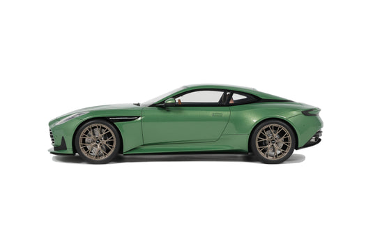 Aston MARTIN DB12 VANTAGE GROEN 2023 GT SPIRIT 1:18