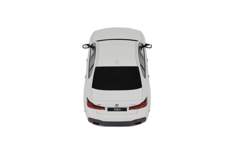 Load image into Gallery viewer, Bmw 545E X DRIVE SALOON M SPORT ALPINE WHITE III 2023 GT SPIRIT 1:18
