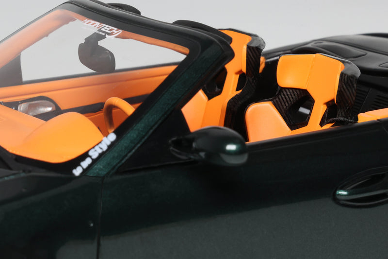 Chargez l'image dans la visionneuse de la galerie, PORSCHE VIEUX &amp; NOUVEAU TOKYO AUTO SALON VERT 2024 GT SPIRIT 1:18
