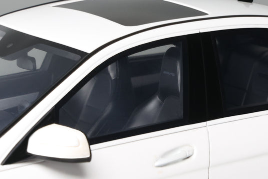 Mercedes-Benz C63 AMG BLANC DIAMANT 2007 GT SPIRIT 1:18