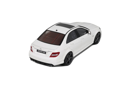 Mercedes-Benz C63 AMG BLANC DIAMANT 2007 GT SPIRIT 1:18
