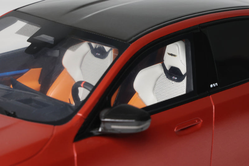 Chargez l'image dans la visionneuse de la galerie, Bmw M5 PEABLE ORANGE PLAGE 2025 GT SPIRIT 1:18

