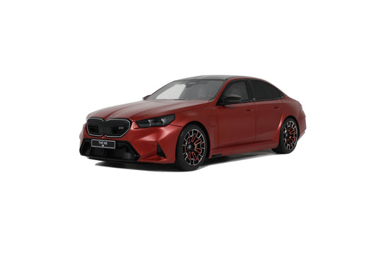 Bmw M5 PEABLE ORANGE PLAGE 2025 GT SPIRIT 1:18