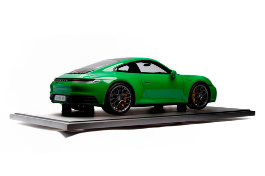 Porsche 911 (992) CARRERA 4S 2020 VERT (ÉDITION LIMITÉE 25 pièces) HC MODELS 1:8