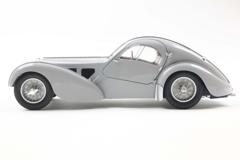 Load image into Gallery viewer, Bugatti ATLANTIC TYPE 57 SC MAT SILVER 1937 SOLIDO 1:18
