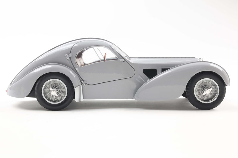 Load image into Gallery viewer, Bugatti ATLANTIC TYPE 57 SC MAT SILVER 1937 SOLIDO 1:18
