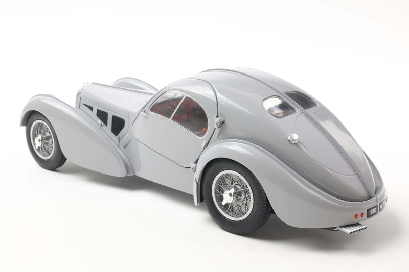 Load image into Gallery viewer, Bugatti ATLANTIC TYPE 57 SC MAT SILVER 1937 SOLIDO 1:18
