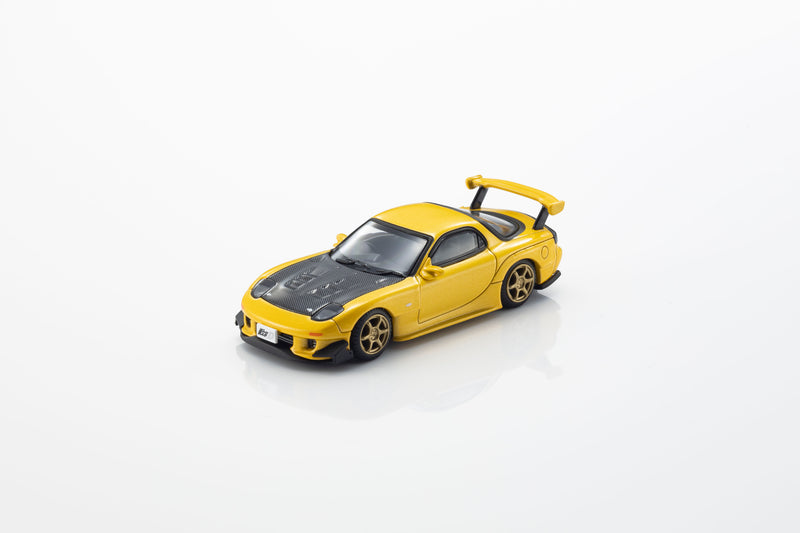 Chargez l'image dans la visionneuse de la galerie, MAZDA RX7 (FD) INITIAL D AVEC LED 1995  + SYSTÈME DE SOCLE LED MOTN NOIR 2025 KYOSHO 1:64
