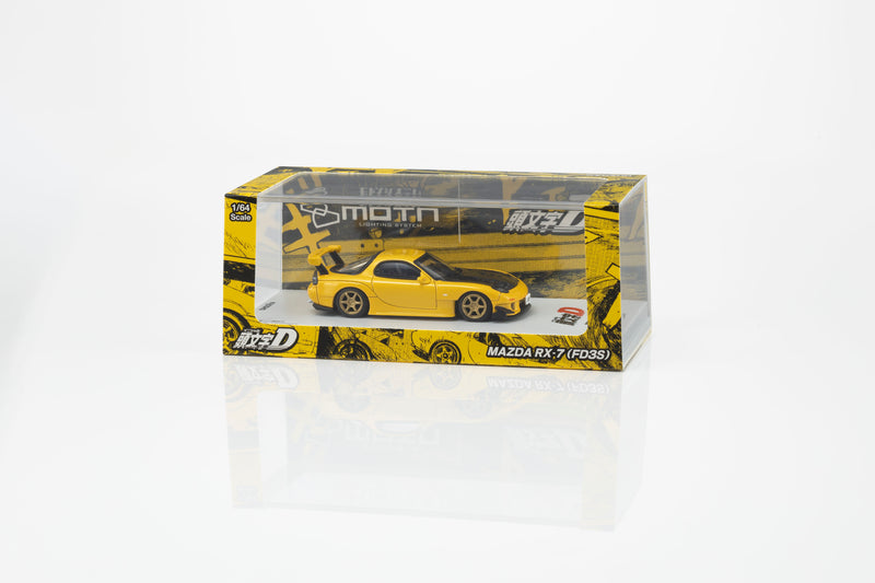 Chargez l'image dans la visionneuse de la galerie, MAZDA RX7 (FD) INITIAL D AVEC LED 1995  + SYSTÈME DE SOCLE LED MOTN NOIR 2025 KYOSHO 1:64
