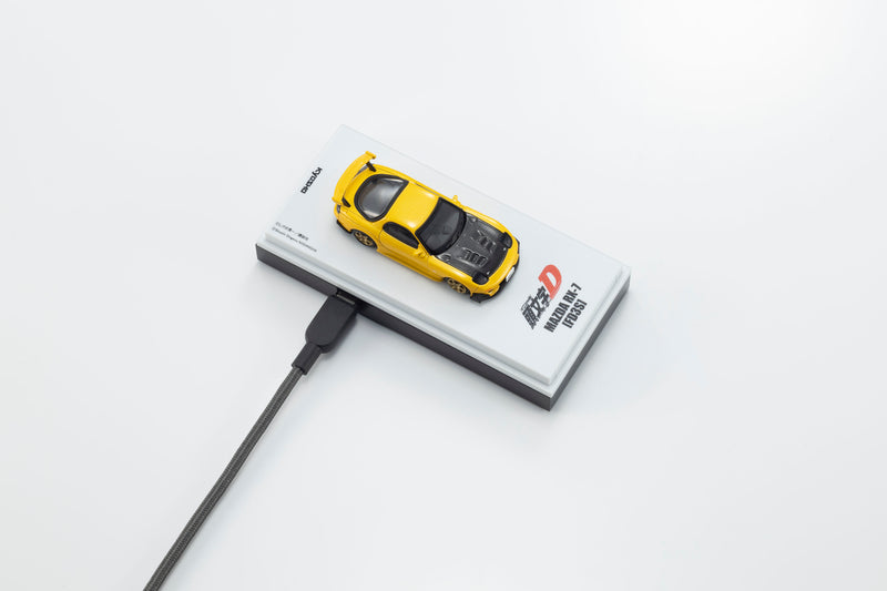 Chargez l'image dans la visionneuse de la galerie, MAZDA RX7 (FD) INITIAL D AVEC LED 1995  + SYSTÈME DE SOCLE LED MOTN NOIR 2025 KYOSHO 1:64
