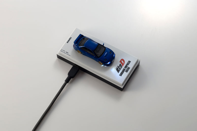 Load image into Gallery viewer, SUBARU IMPREZA WRX STI INITIAL D WITH LED 1995 + MOTN LED BASE SYSTEM BLACK 2025 KYOSHO 1:64
