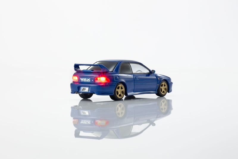 Load image into Gallery viewer, SUBARU IMPREZA WRX STI INITIAL D WITH LED 1995 + MOTN LED BASE SYSTEM BLACK 2025 KYOSHO 1:64
