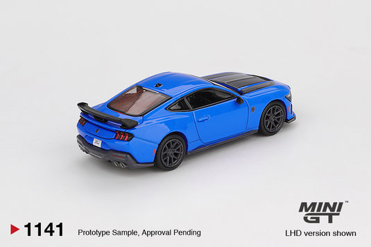 Ford MUSTANG DARK HORSE GRABBER BLAUW 2024 (LHD) MINI GT 1:64