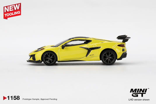 Chevrolet CORVETTE C8 ZR1 ACCELERATE YELLOW 2025 (LHD) MINI GT 1:64