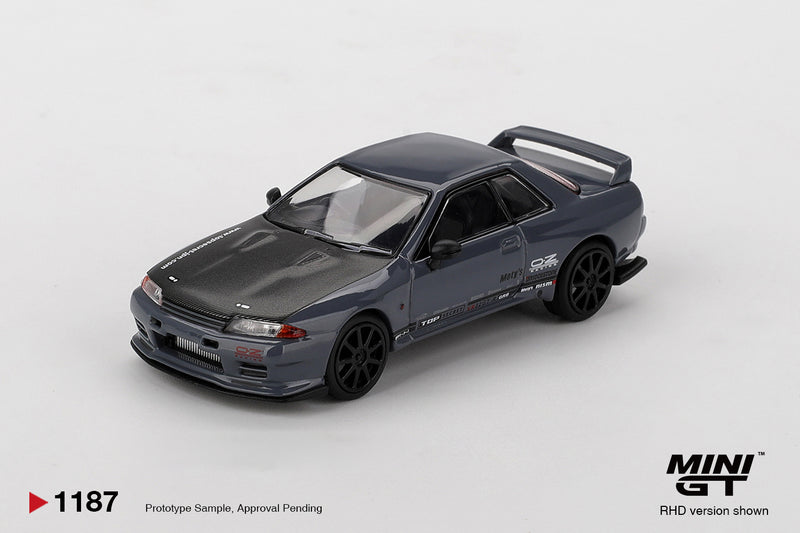 Laad de afbeelding in de Gallery-viewer, Nissan GTR TOP SECRET VR32 STEALTH GRIJS 2025 (RHD) MINI GT 1:64
