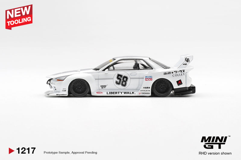 Chargez l'image dans la visionneuse de la galerie, NISSAN GTR (R32) LB-KAIDO WORKS TAS 2025 (RHD) MINI GT 1:64

