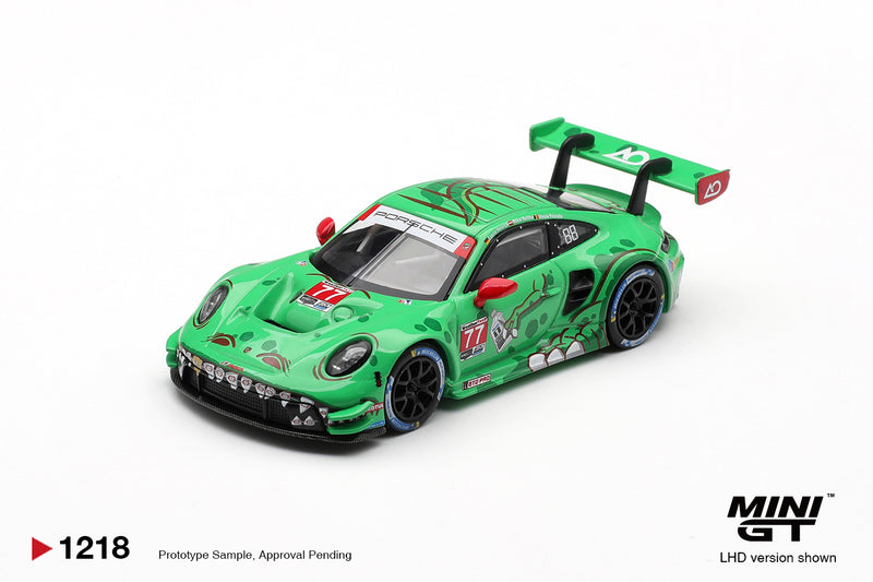 Chargez l'image dans la visionneuse de la galerie, PORSCHE 911 (992) GT3 R #77 AO RACING VAINQUEUR DE CLASSE DES 12 HEURES DE SEBRING 2025 (LHD) MINI GT 1:64
