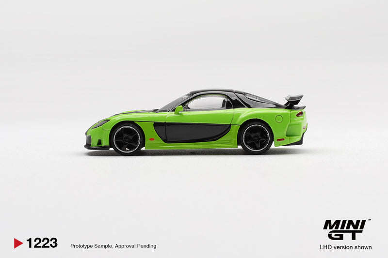 Laad de afbeelding in de Gallery-viewer, MAZDA RX-7 (FD) VEILSIDE FORTUNE7 GROEN 2012 (LHD) MINI GT 1:64
