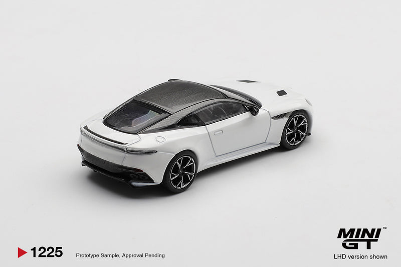 Chargez l'image dans la visionneuse de la galerie, ASTON MARTIN BDS STRATUS BLANC 2024 (LHD) MINI GT 1:64
