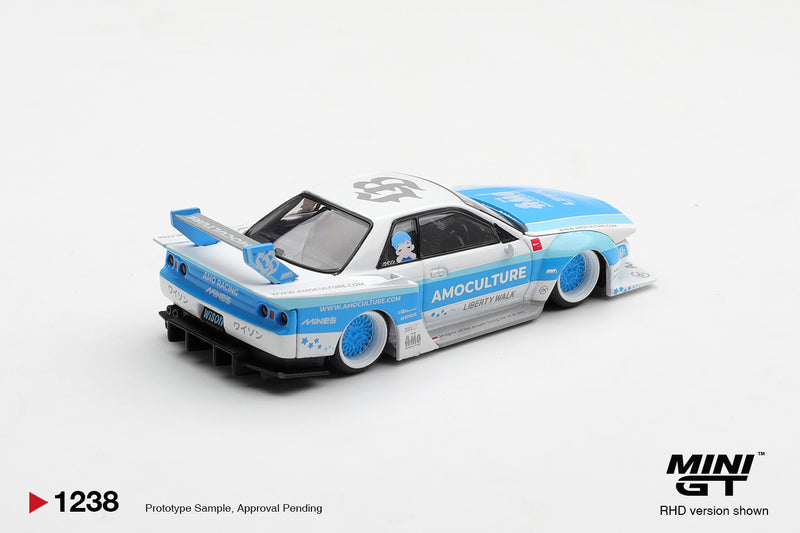 Laad de afbeelding in de Gallery-viewer, NISSAN SKYLINE GTR (R32) LBWK KAIDO WORKS AMOCULTURE 2026 MINI GT 1:64
