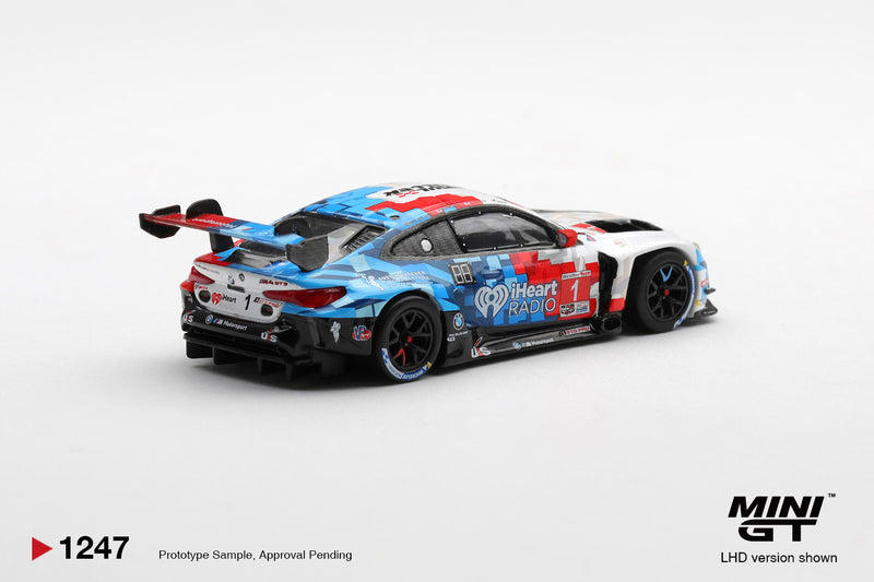 Laad de afbeelding in de Gallery-viewer, BMW M4 GT3 EVO #1 PAUL MILLER RACING DAYTONA 24 HRS 2025 MINI GT 1:64
